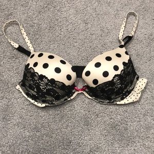 Victoria’s Secret Very Sexy Push up bra. Size 32b